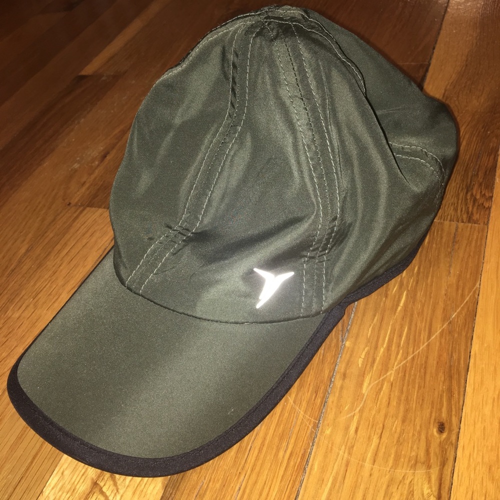 Green athletic baseball cap